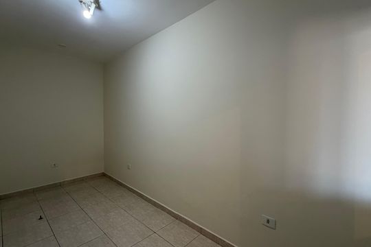Casa para alugar com 4 quartos, 120m² em Vila Veloso, Carapicuíba