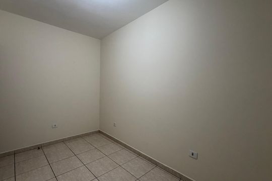 Casa para alugar com 4 quartos, 120m² em Vila Veloso, Carapicuíba