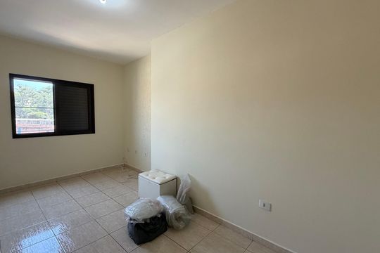 Casa para alugar com 4 quartos, 120m² em Vila Veloso, Carapicuíba