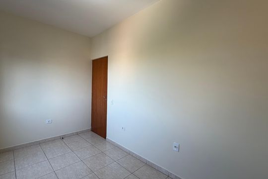 Casa para alugar com 4 quartos, 120m² em Vila Veloso, Carapicuíba