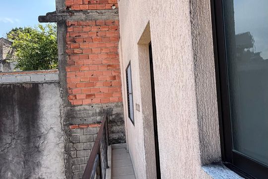 Casa para alugar com 4 quartos, 120m² em Vila Veloso, Carapicuíba