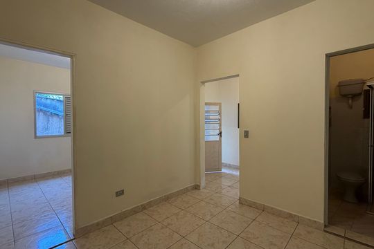 Casa para alugar com 1 quarto, 48m² em Vila Veloso, Carapicuíba
