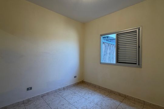 Casa para alugar com 1 quarto, 48m² em Vila Veloso, Carapicuíba