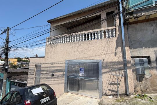 Casa para alugar com 1 quarto, 48m² em Vila Veloso, Carapicuíba