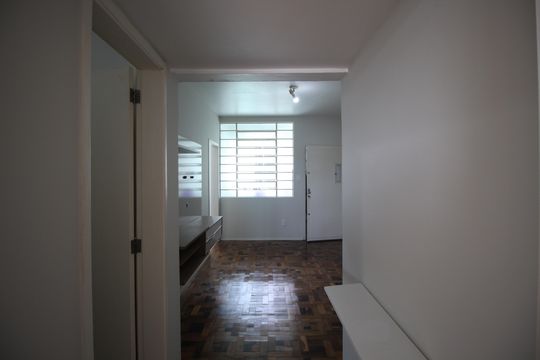 Corredor de apartamento para alugar com 1 quarto, 40m² em Passo D’areia, Porto Alegre
