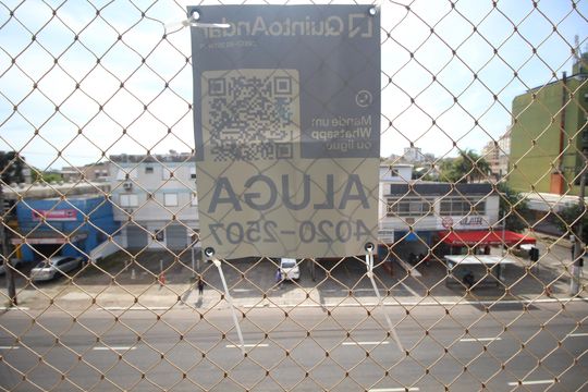 Plaquinha de apartamento para alugar com 1 quarto, 40m² em Passo D’areia, Porto Alegre