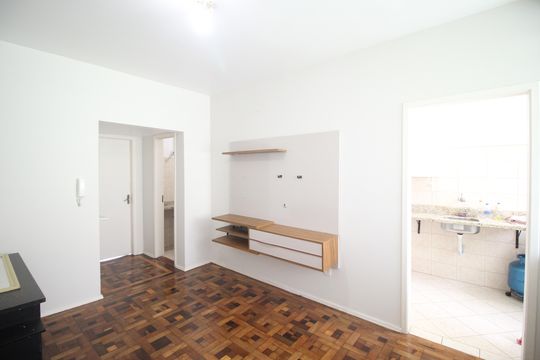 Sala de apartamento para alugar com 1 quarto, 40m² em Passo D’areia, Porto Alegre