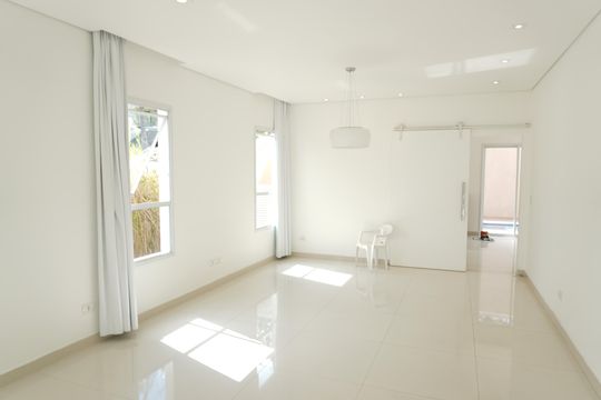 Sala de Estar de casa de condomínio à venda com 4 quartos, 217m² em Morada das Nuvens, Barueri