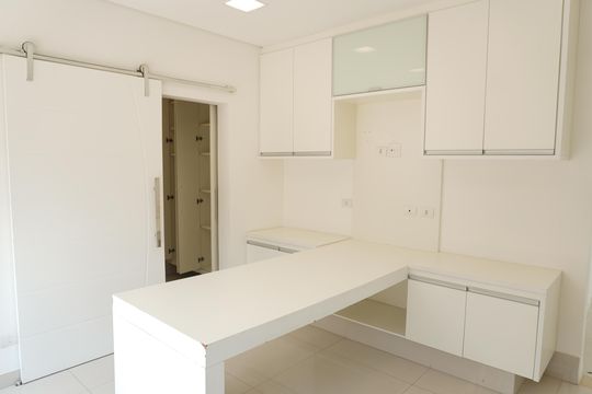 Cozinha de casa de condomínio à venda com 4 quartos, 217m² em Morada das Nuvens, Barueri