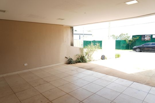 Garagem de casa de condomínio à venda com 4 quartos, 217m² em Morada das Nuvens, Barueri