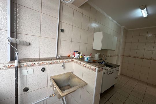 Cozinha e Área de Serviço de apartamento para alugar com 2 quartos, 65m² em Centro, São Vicente