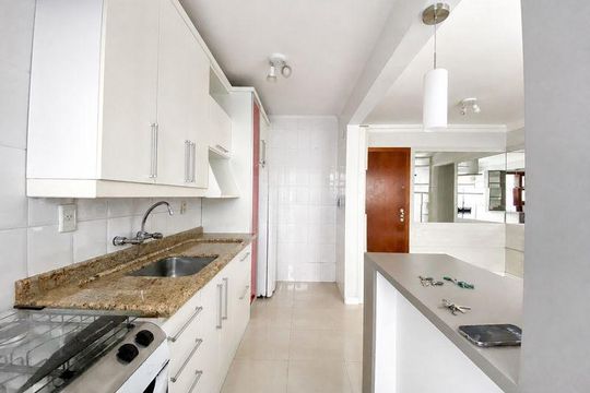 Cozinha de apartamento para alugar com 2 quartos, 59m² em Petrópolis, Porto Alegre