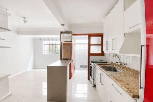 Cozinha de apartamento para alugar com 2 quartos, 59m² em Petrópolis, Porto Alegre