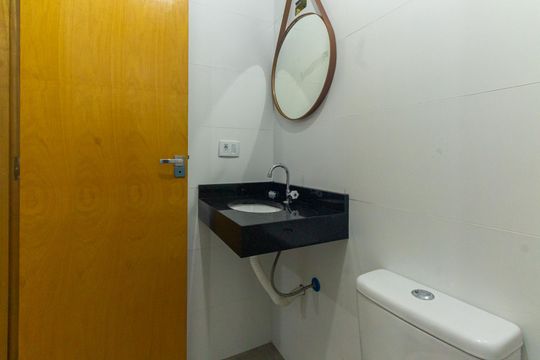 Banheiro  de apartamento para alugar com 2 quartos, 36m² em Penha de França, São Paulo