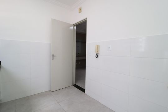 Cozinha de apartamento para alugar com 3 quartos, 70m² em Santa Mônica, Uberlândia