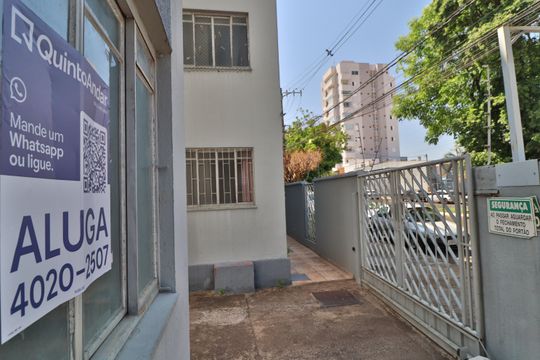 Plaquinha de apartamento para alugar com 3 quartos, 70m² em Santa Mônica, Uberlândia