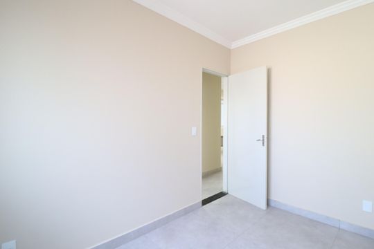 Quarto 2 de apartamento para alugar com 3 quartos, 70m² em Santa Mônica, Uberlândia