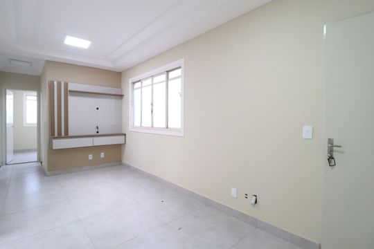 Sala de apartamento para alugar com 3 quartos, 70m² em Santa Mônica, Uberlândia