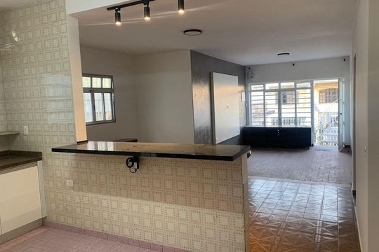 Casa à venda com 2 quartos, 250m² em Vila Pereira Barreto, São Paulo
