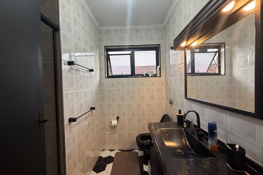 Banheiro de casa para alugar com 3 quartos, 150m² em Vila Pirituba, São Paulo
