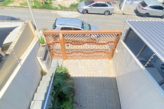 Suíte - Varanda - Vista de casa à venda com 3 quartos, 181m² em Jardim das Flores, Osasco