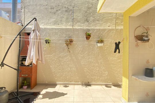 Área de Serviço - Área externa de casa à venda com 3 quartos, 181m² em Jardim das Flores, Osasco