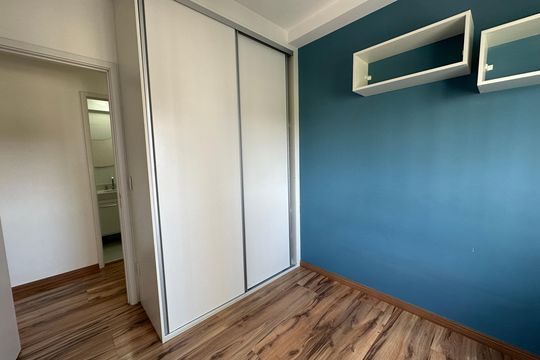 Quarto de apartamento para alugar com 3 quartos, 93m² em Alphaville Empresarial, Barueri