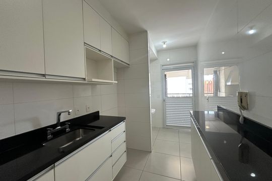 Cozinha de apartamento para alugar com 3 quartos, 93m² em Alphaville Empresarial, Barueri