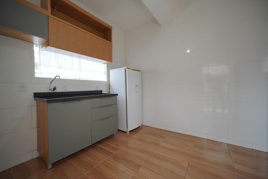 Cozinha  de apartamento para alugar com 1 quarto, 33m² em Ingleses do Rio Vermelho, Florianópolis