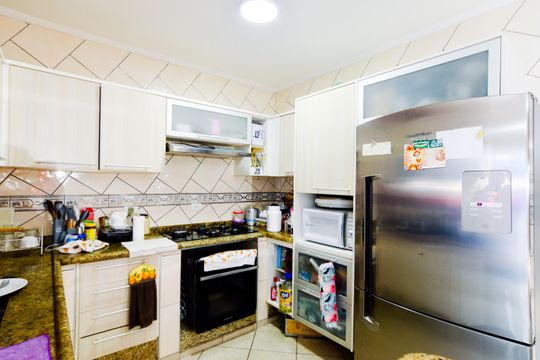 Cozinha  de casa à venda com 3 quartos, 287m² em Vila Saiago, Guarulhos