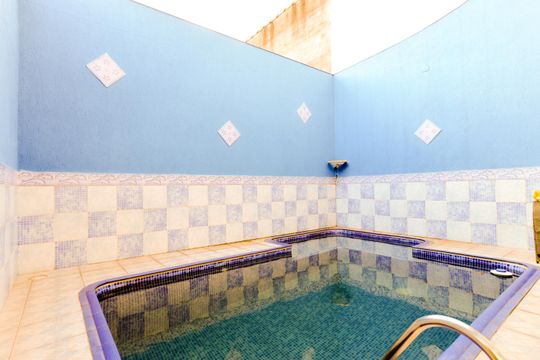 Piscina  de casa à venda com 3 quartos, 287m² em Vila Saiago, Guarulhos