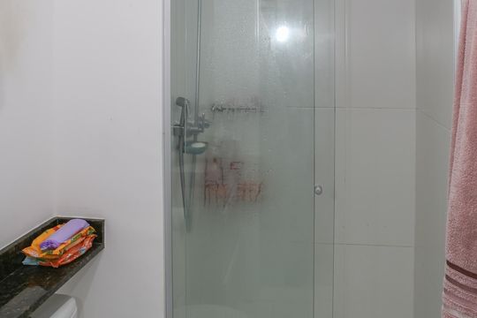 Banheiro de kitnet/studio para alugar com 1 quarto, 25m² em Perdizes, São Paulo