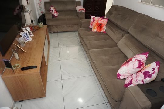 Sala de casa para alugar com 5 quartos, 200m² em Jardim Santa Tereza Novo, Embu das Artes
