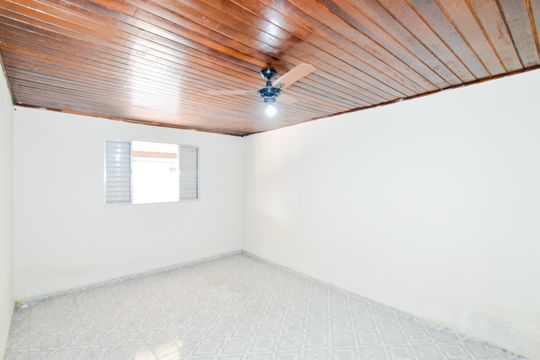 Quarto de casa para alugar com 1 quarto, 83m² em Vila Nova Bonsucesso, Guarulhos