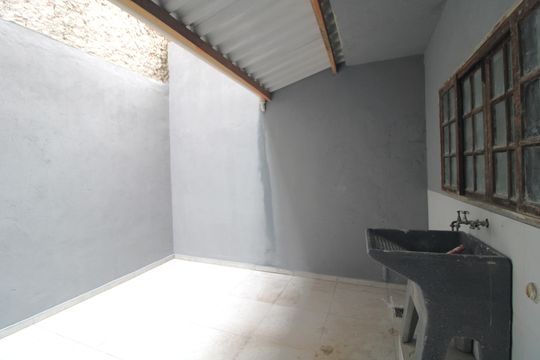 Área externa de casa para alugar com 1 quarto, 80m² em Jardim Marilda, São Paulo