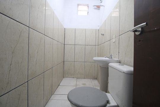 Banheiro de casa para alugar com 1 quarto, 80m² em Jardim Marilda, São Paulo