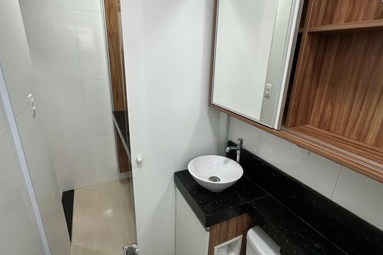 Banheiro de apartamento para alugar com 1 quarto, 46m² em Itararé, São Vicente