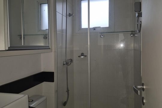 Banheiro de casa de condomínio à venda com 3 quartos, 98m² em Cavalhada, Porto Alegre
