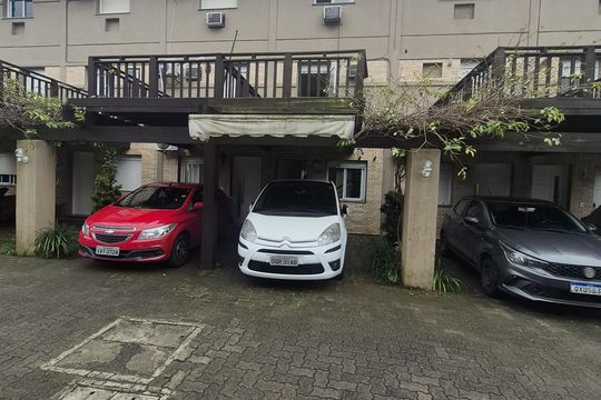 Estacionamento de casa de condomínio à venda com 3 quartos, 98m² em Cavalhada, Porto Alegre