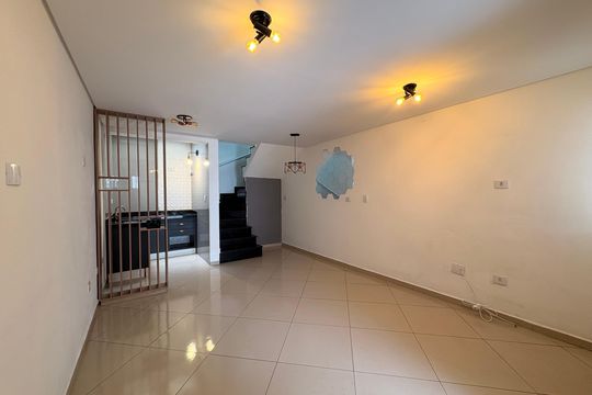 Casa à venda com 2 quartos, 151m² em Vila Curuçá, Santo André