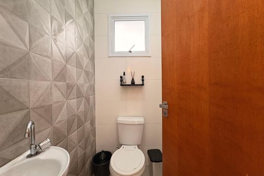 Lavabo  de casa à venda com 2 quartos, 151m² em Vila Curuçá, Santo André
