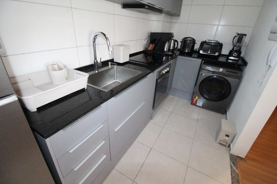 Cozinha de apartamento para alugar com 2 quartos, 53m² em Conjunto Residencial Flamboyant, São José dos Campos