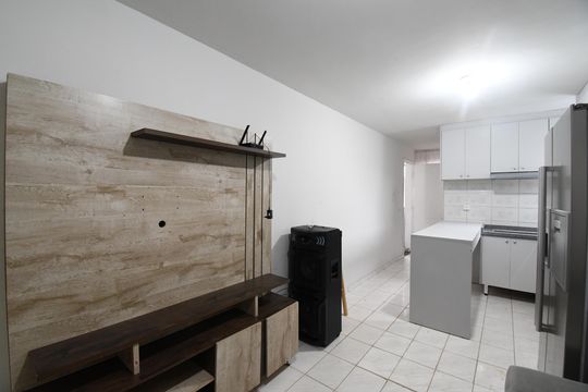 Sala/Cozinha de apartamento para alugar com 2 quartos, 35m² em Boa Vista, Curitiba