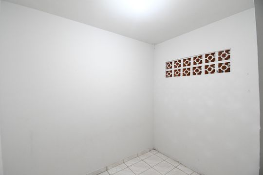 Quarto 2 de apartamento para alugar com 2 quartos, 35m² em Boa Vista, Curitiba