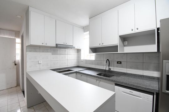 Sala/Cozinha de apartamento para alugar com 2 quartos, 35m² em Boa Vista, Curitiba