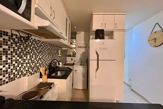 Cozinha de apartamento à venda com 2 quartos, 45m² em Copacabana, Rio de Janeiro