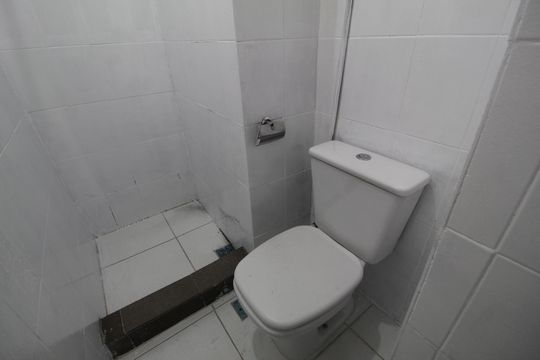 Banheiro de apartamento para alugar com 1 quarto, 40m² em Curicica, Rio de Janeiro