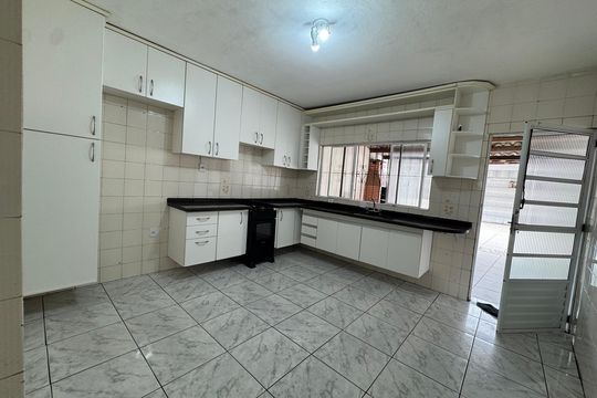 Cozinha de casa para alugar com 3 quartos, 125m² em Santo Antônio, Osasco