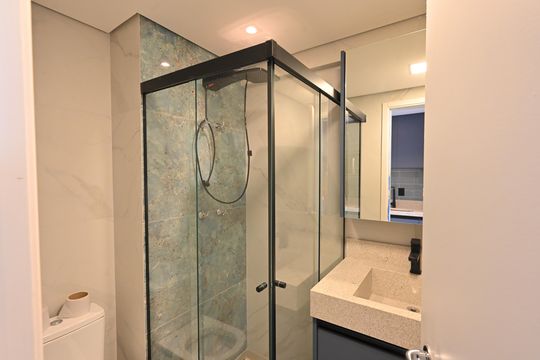 Banheiro Social de kitnet/studio para alugar com 1 quarto, 26m² em Vila Clementino, São Paulo