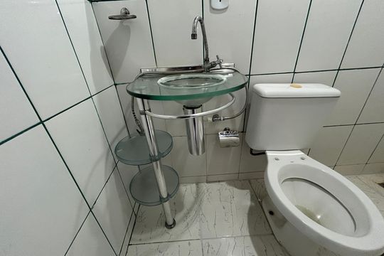Banheiro Social de casa para alugar com 2 quartos, 66m² em Realengo, Rio de Janeiro